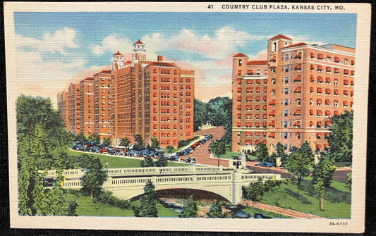 Country Club Plaza, Kansas City, Missouri - Vintage Postcard