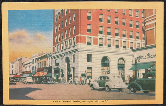 View of Business Section, Muskegon, Michigan - Vintage Hotel Postcard