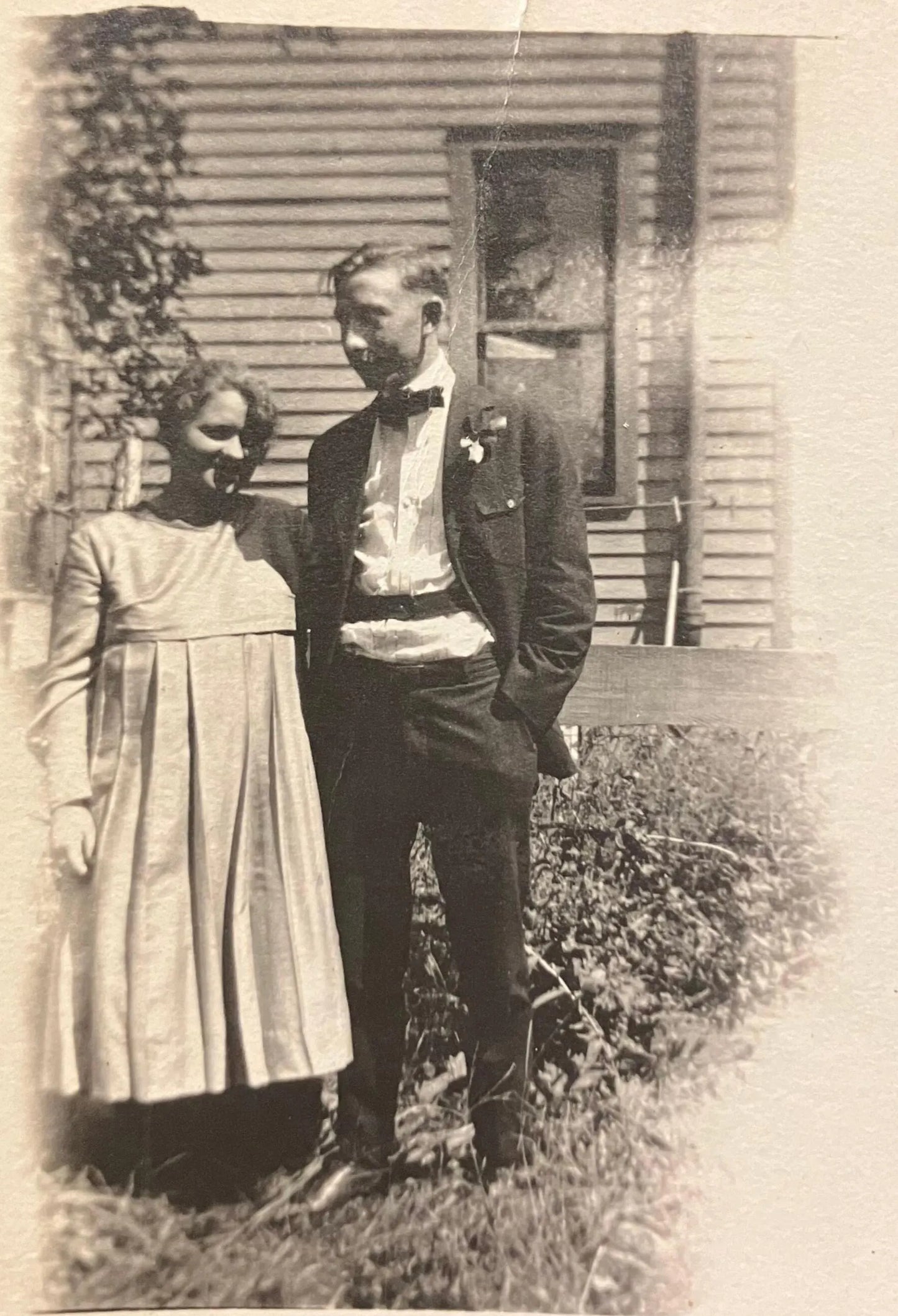 A Couple In Love - Vintage 1910s Photo