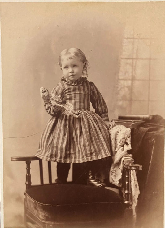 Victorian Little Girl - Hagendorff - Milwaukee, Wisconsin - Vintage Photo