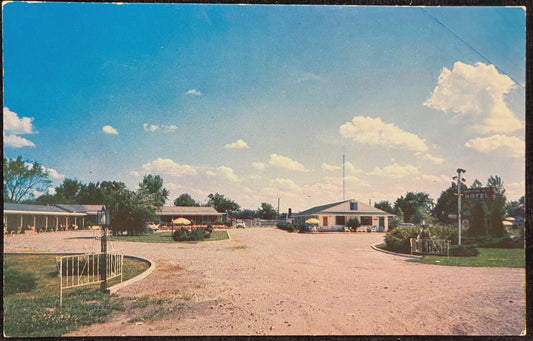 Harrisburg Motor Hotel - Harrisburg, Illinois - Vintage Hotel Postcard - Kodachrome by Ronnie's Studio