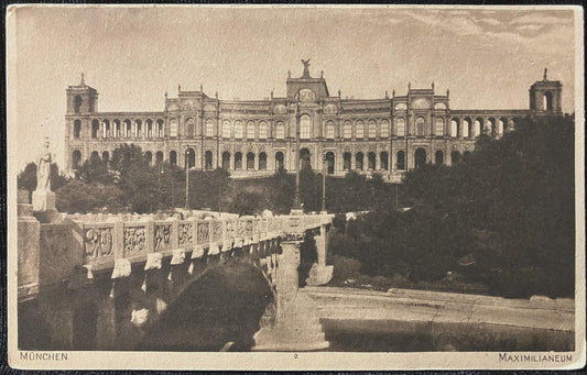 Munchen - Maximilianeum - Vintage United Kingdom Postcard