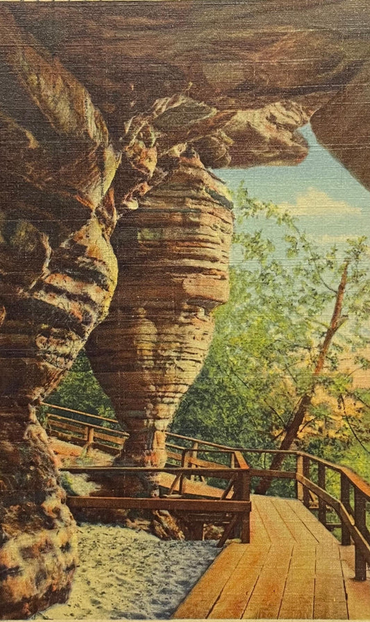 Hornet's Nest, Wisconsin Dells, Wisconsin - Vintage Postcard